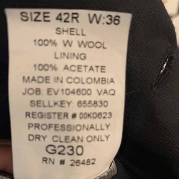 Two Kenneth Cole suits - Picture 4 of 4